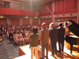 「広い河の岸辺コンサート」